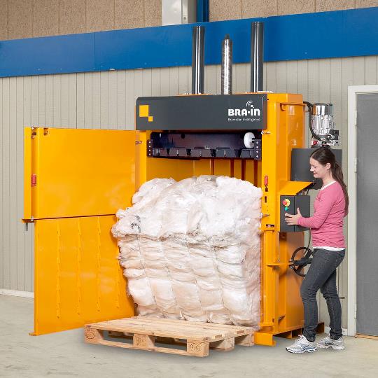 Bramidan ballepresser plastfolieball - utballing